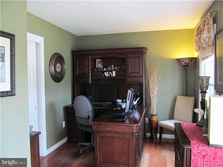 38 Brookwood Road Mount Laurel, NJ 08054 - Photo 6 of 25 Library
