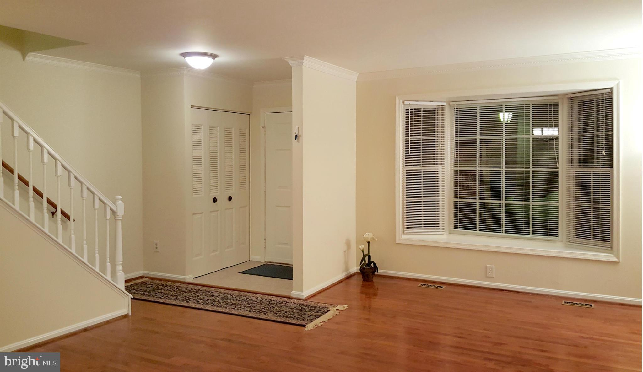 2255 Double Eagle Court Reston, VA 20191 - Photo 2 of 27 Foyer Entry