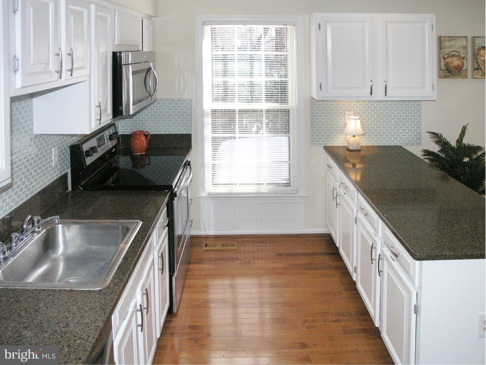2255 Double Eagle Court Reston, VA 20191 - Photo 11 of 27 Brand New Renovated Kitchen