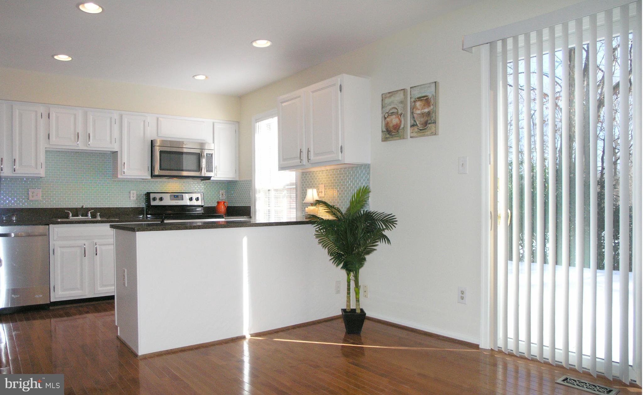2255 Double Eagle Court Reston, VA 20191 - Photo 7 of 27 Family Room