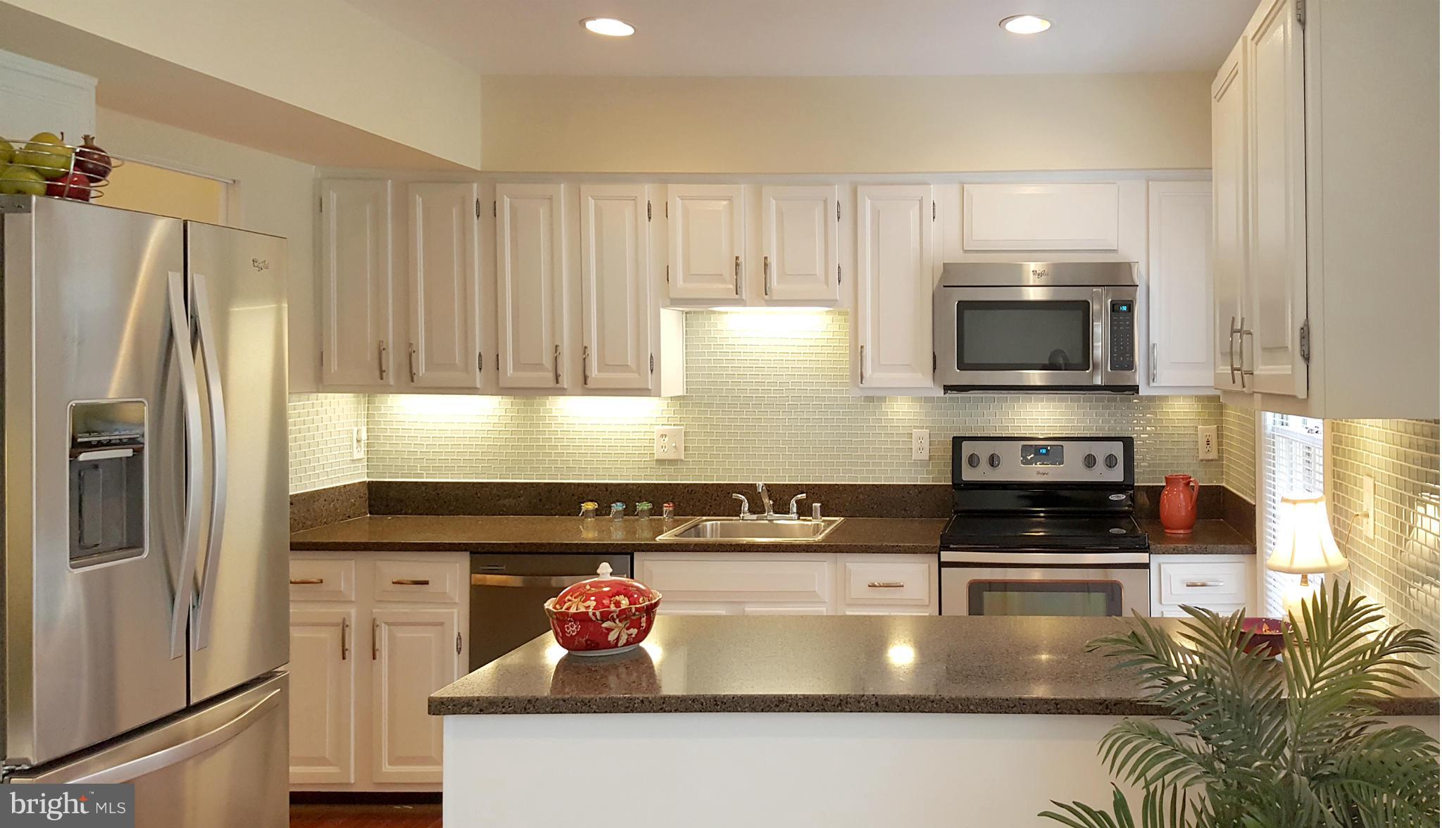 2255 Double Eagle Court Reston, VA 20191 - Photo 10 of 27 Brand New Renovated Kitchen