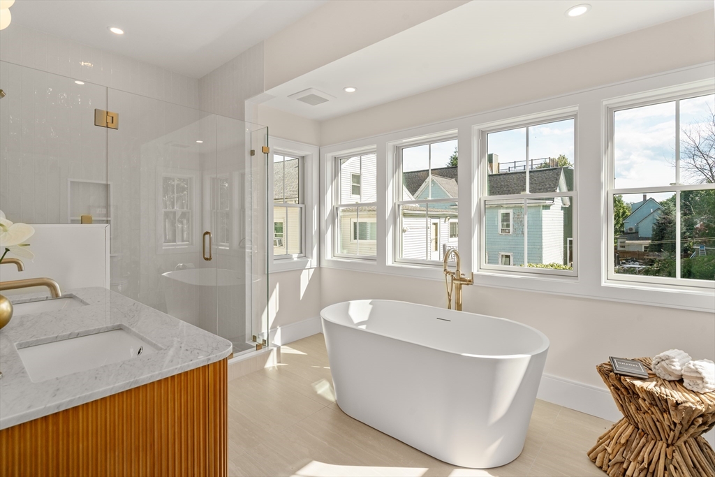 326 Lowell Street, Unit 2 Somerville, MA 02145 - Photo 13 of 21