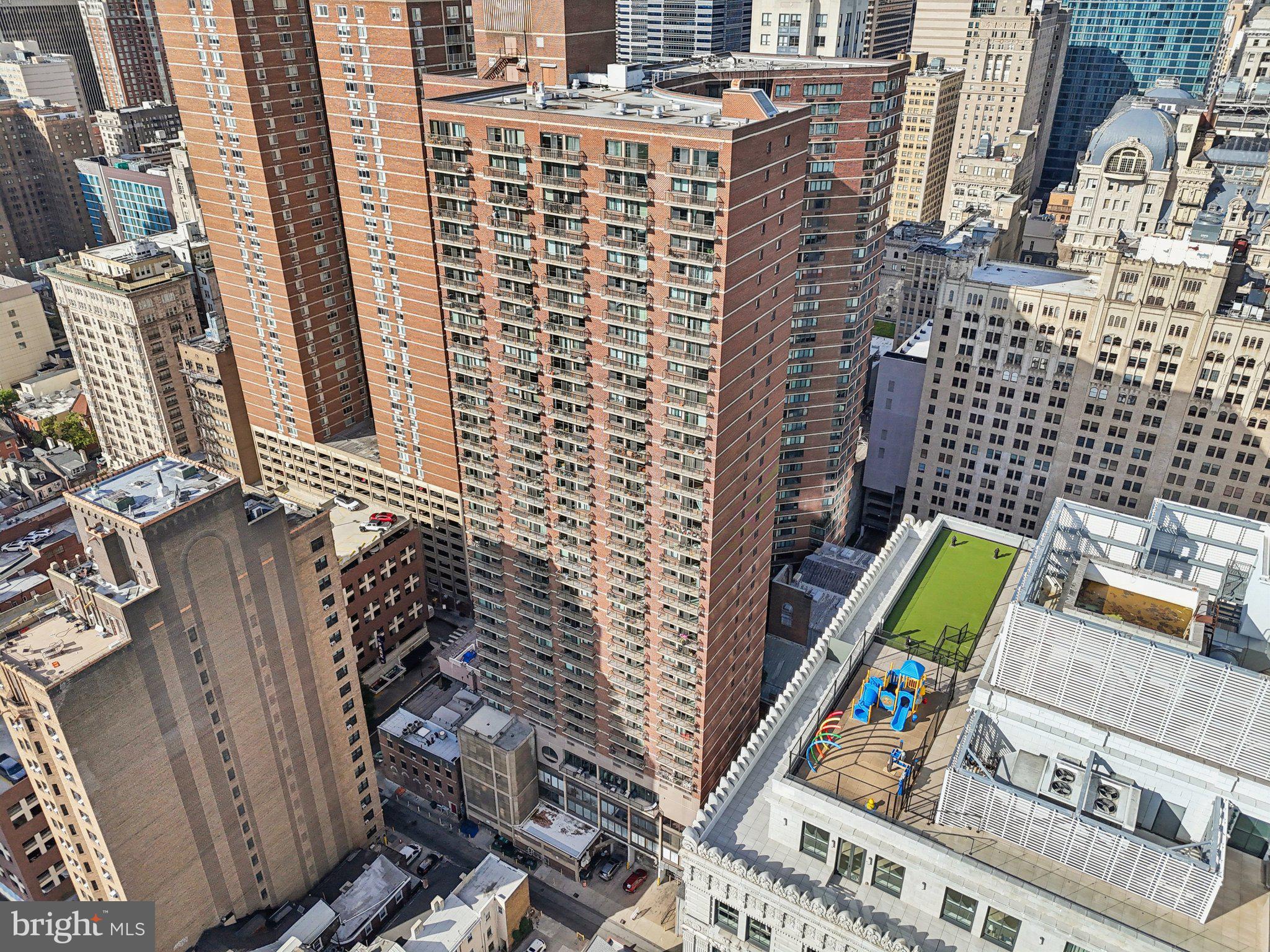 1420 Locust Street, Unit 7O Philadelphia, PA 19102 - Photo 41 of 53 walk in balcony