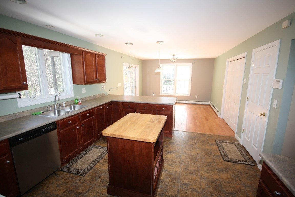 61 Copper Lane Rochester, NH 03868 - Photo 12 of 26