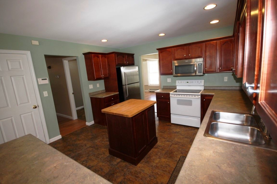 61 Copper Lane Rochester, NH 03868 - Photo 13 of 26