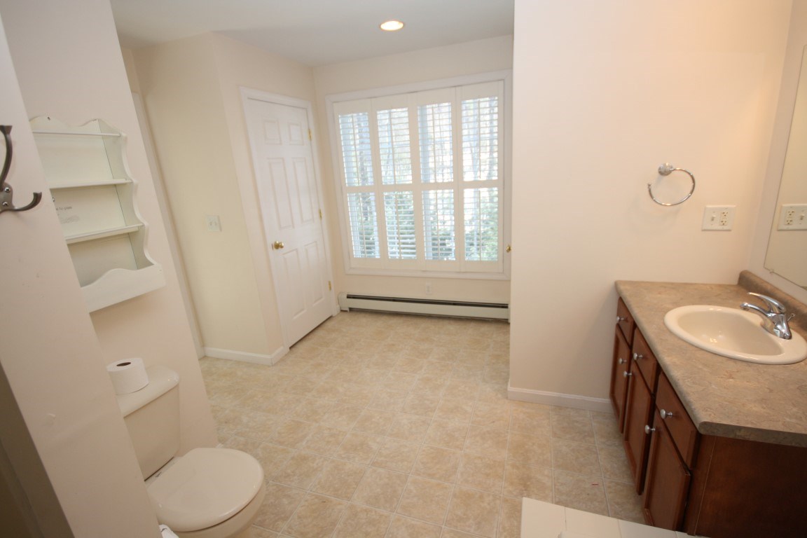 61 Copper Lane Rochester, NH 03868 - Photo 15 of 26