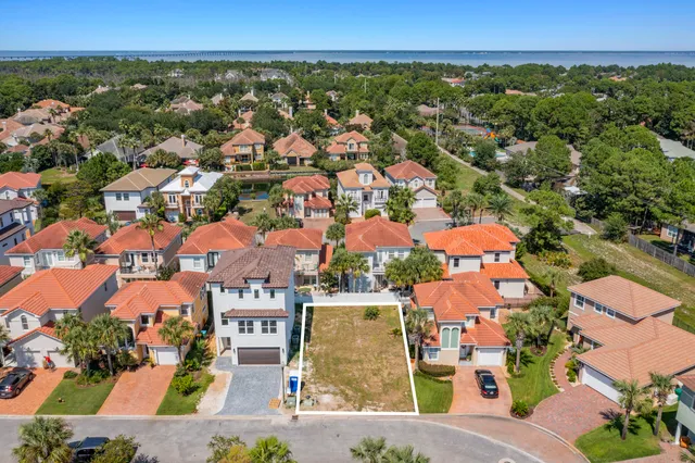 $795,000 | 4734 Amhurst Circle, Destin, FL 32541