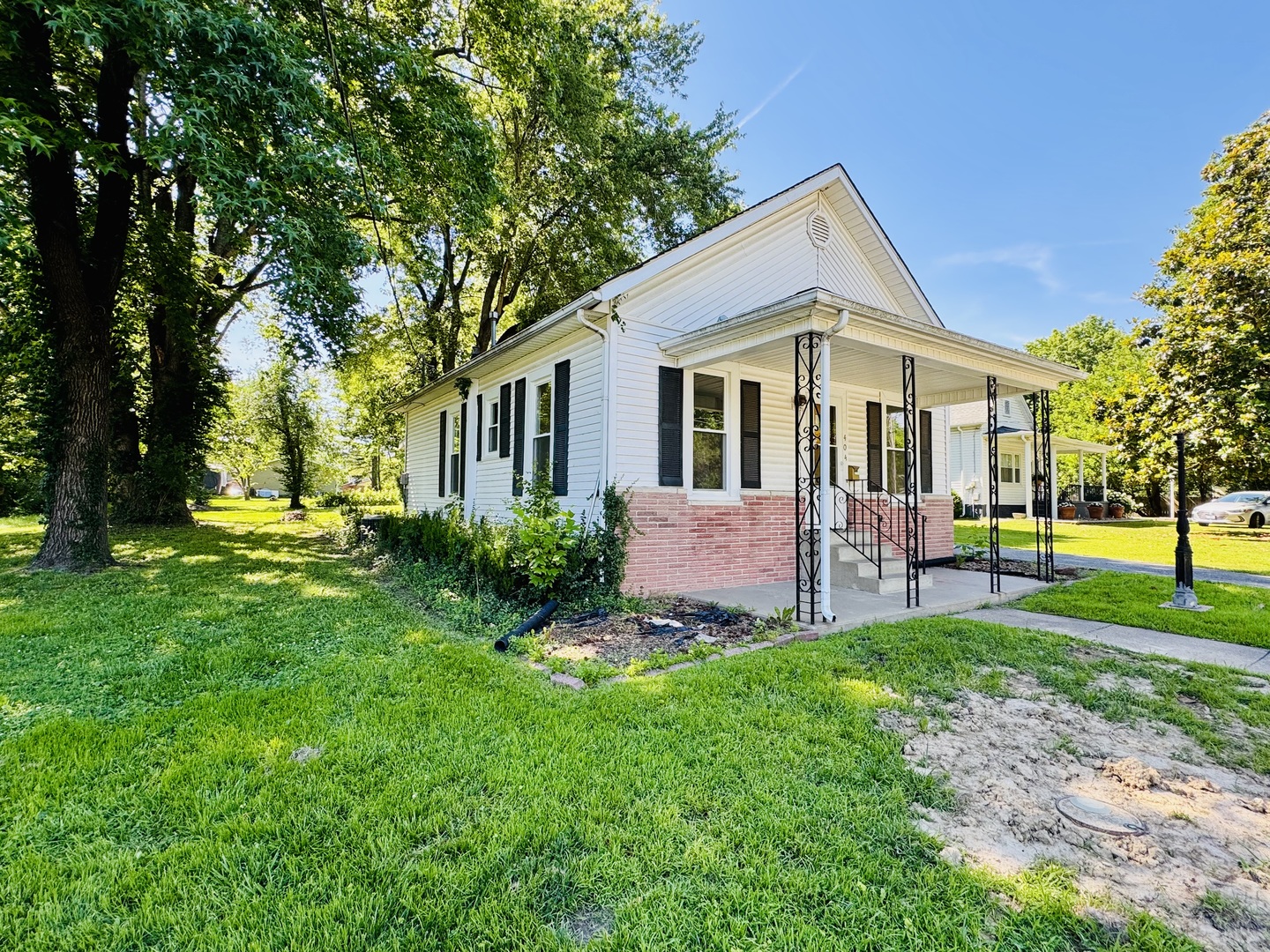 404 North Otis Street Marion, IL 62959 - Photo 2 of 15