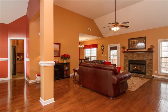 1183 Wicke Road Adams, TN 37010 - Photo 3 of 17 Bright and welcoming entry