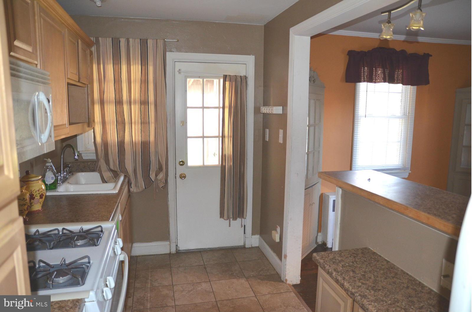 1748 Yakona Road Baltimore, MD 21234 - Photo 7 of 15 Kitchen
