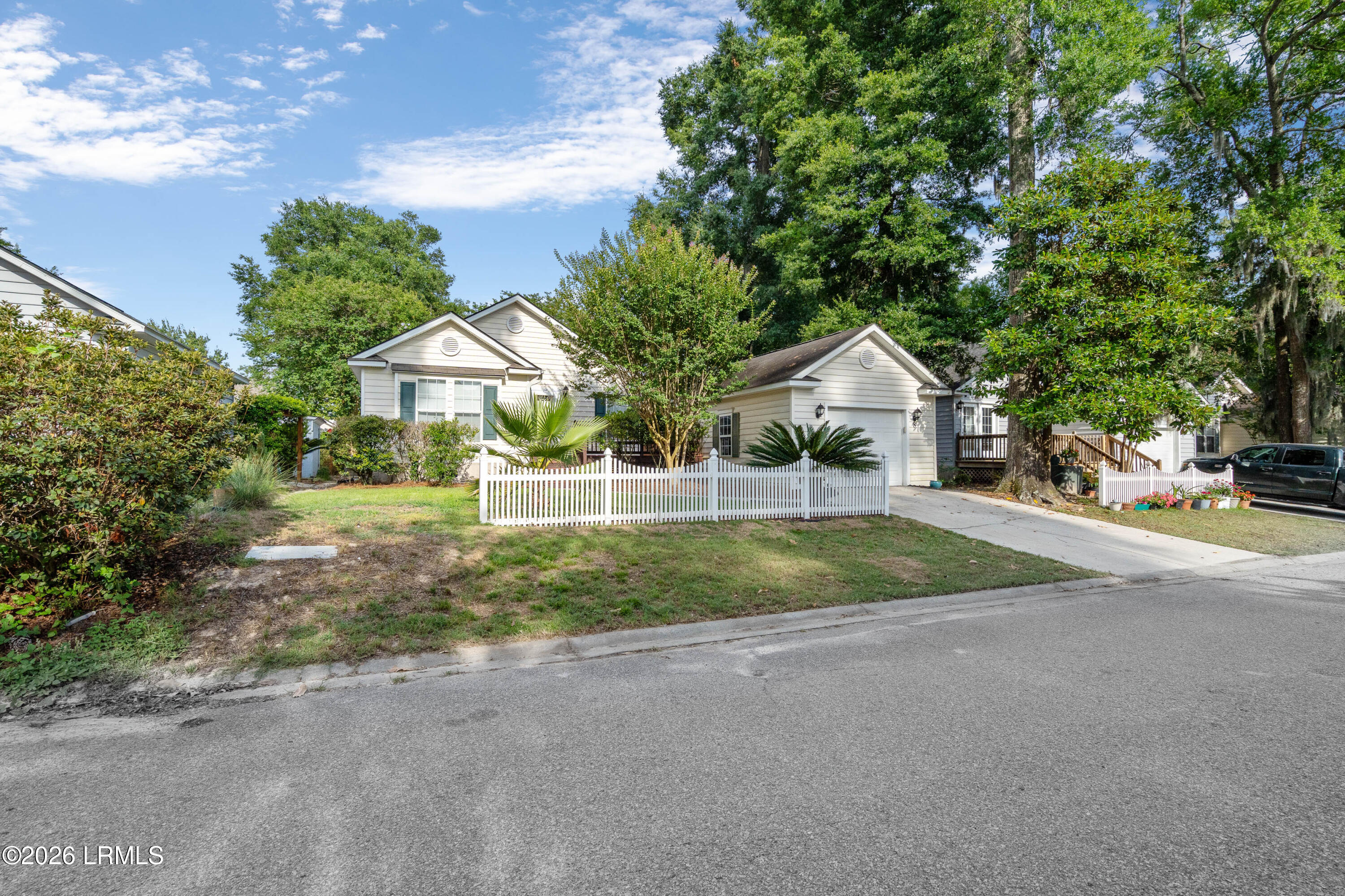 8 Wateree Court Beaufort, SC 29902 - Photo 1 of 51 8 Wateree-1