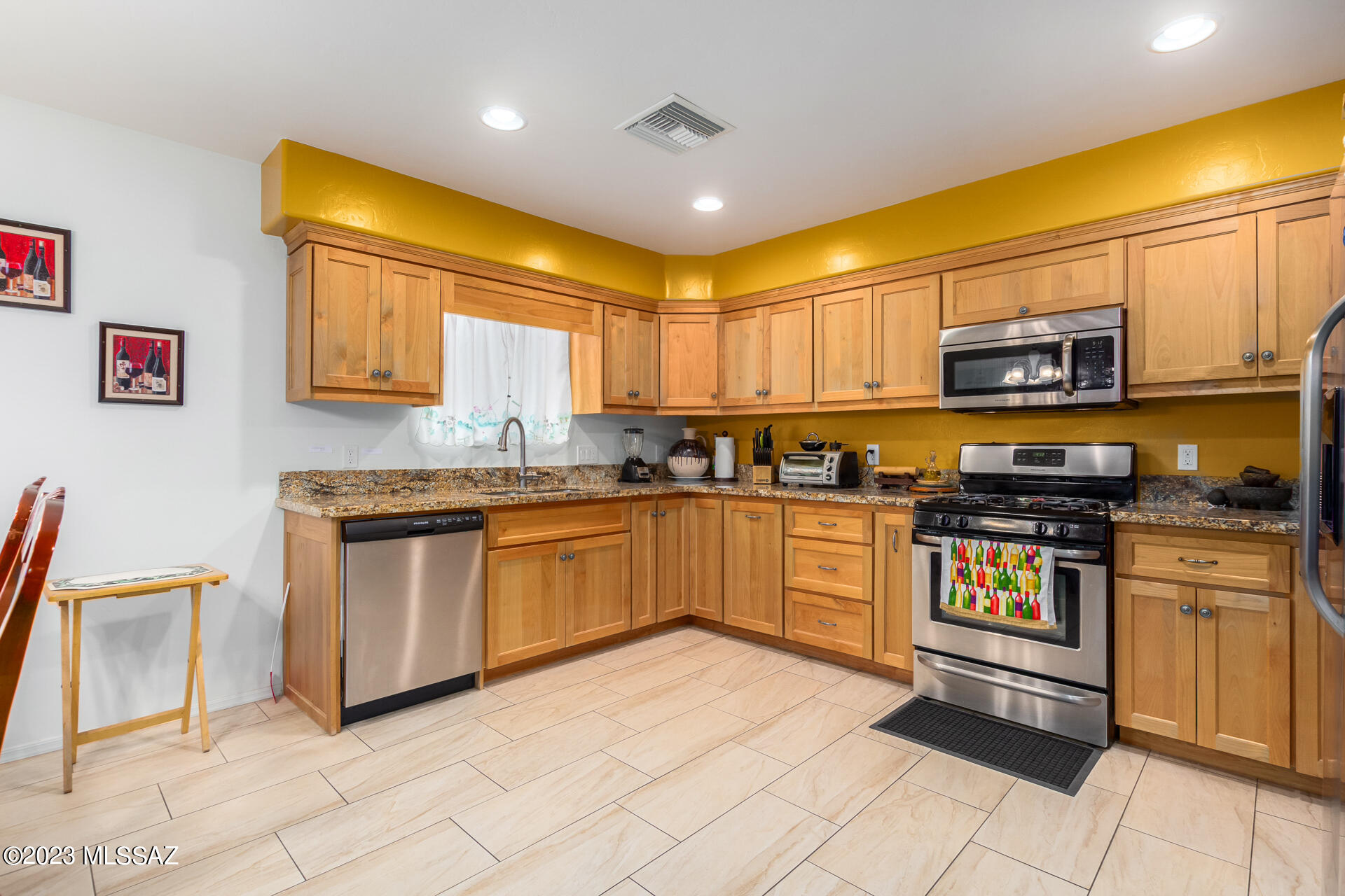 1423 North Hualpai Road Tucson, AZ 85745 - Photo 7 of 25 Gallery Image 7