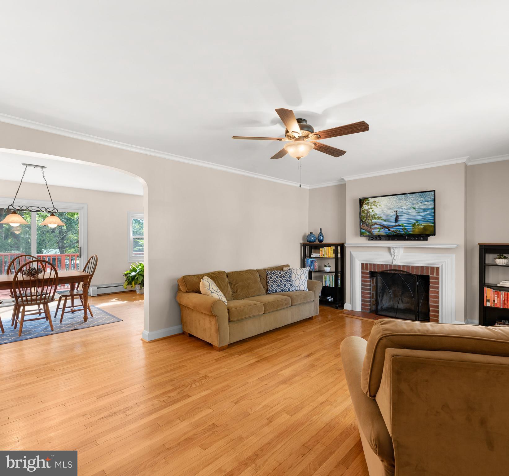 413 Gralan Road Baltimore, MD 21228 - Photo 5 of 39
