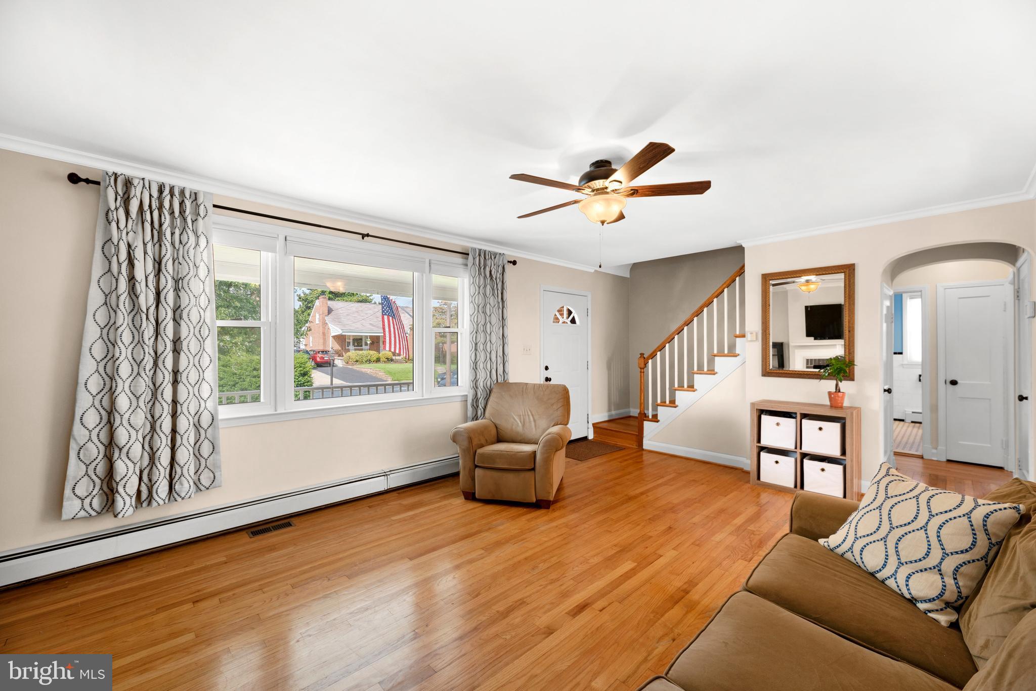 413 Gralan Road Baltimore, MD 21228 - Photo 7 of 39
