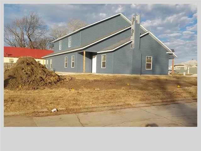 $1,650 | 1102-1104 West 10th Street, Coffeyville, KS 67337