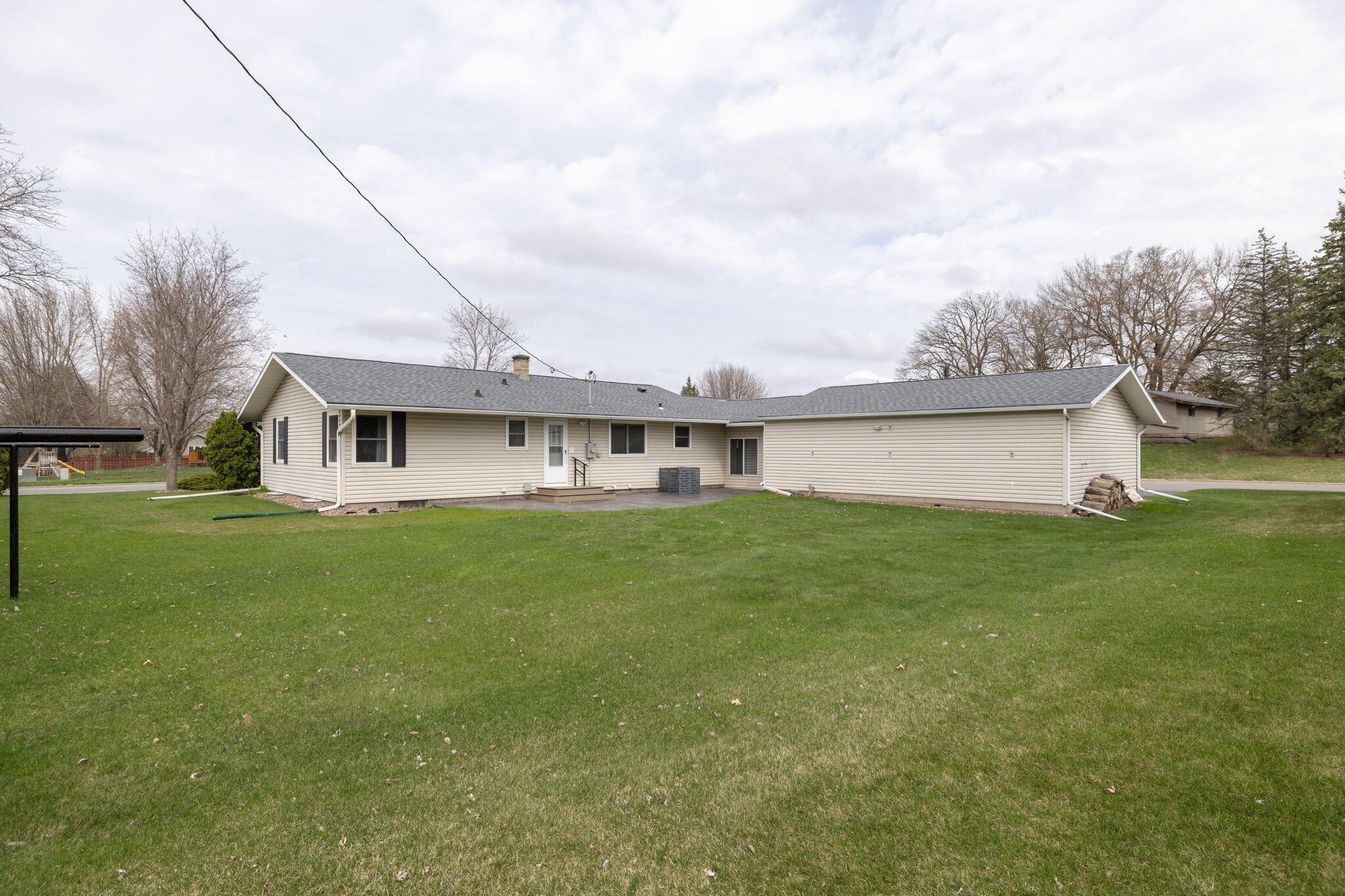 528 Riders Club Road Onalaska, WI 54650 - Photo 18 of 20 Backyard