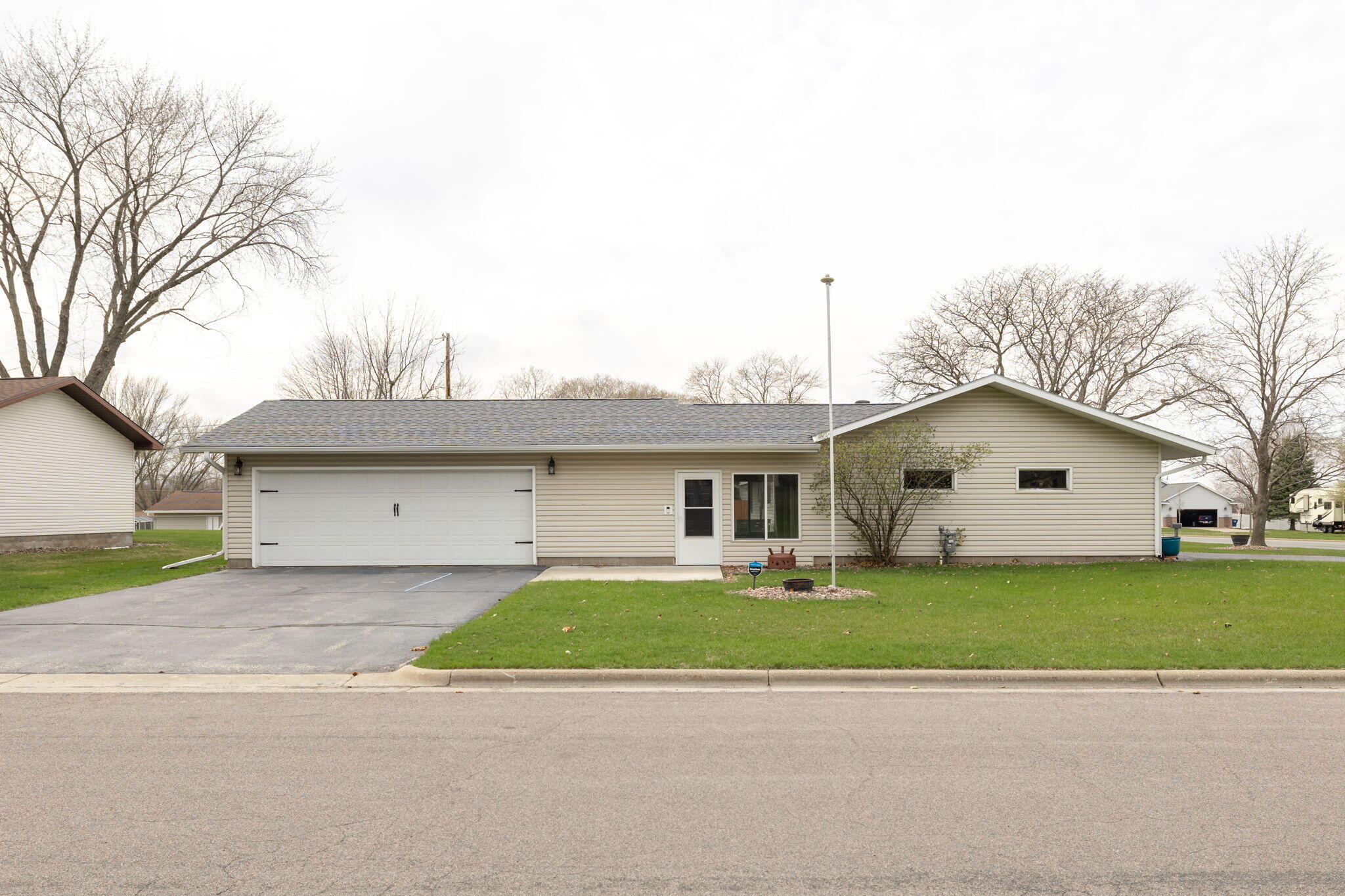 528 Riders Club Road Onalaska, WI 54650 - Photo 20 of 20 Side