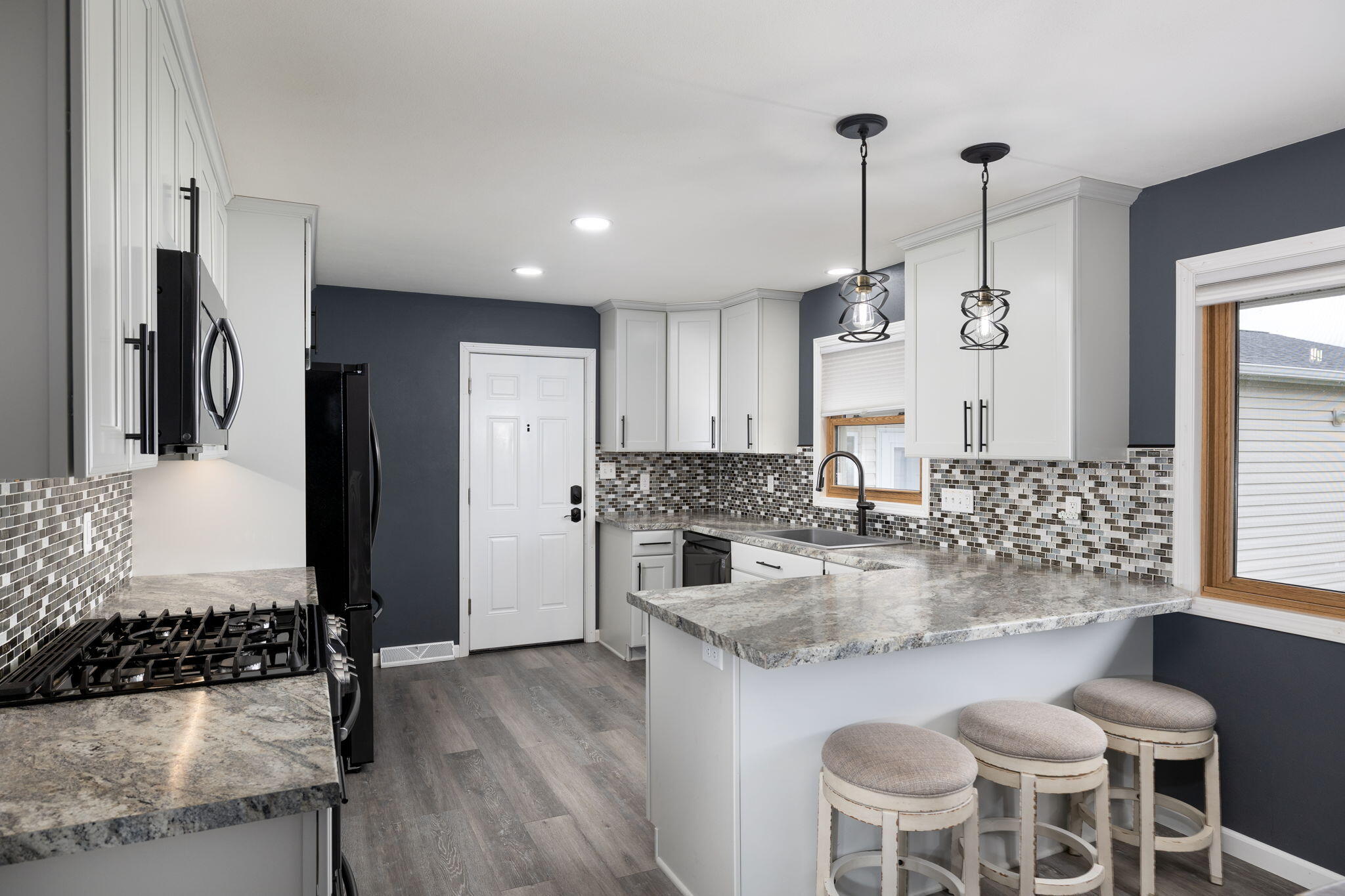 528 Riders Club Road Onalaska, WI 54650 - Photo 4 of 20 Kitchen