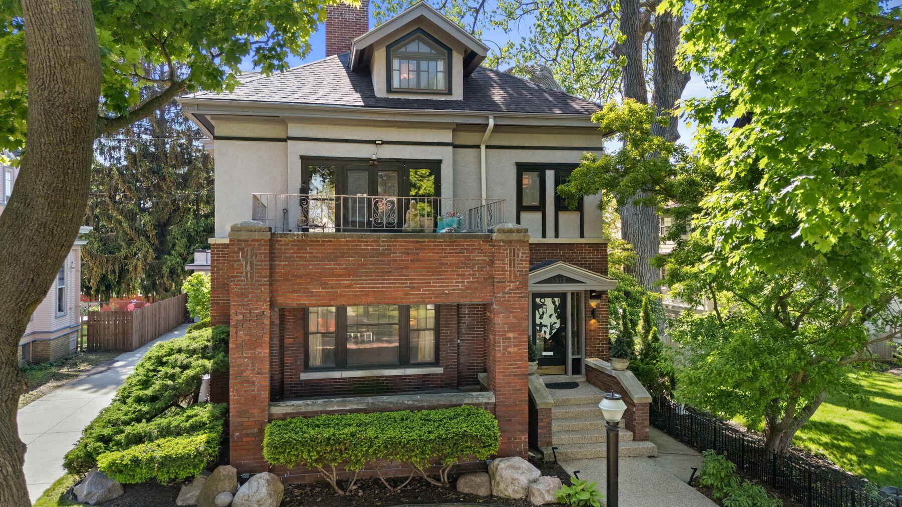 1512 College Avenue Racine, WI 53403 - Photo 55 of 58 Historic Charm