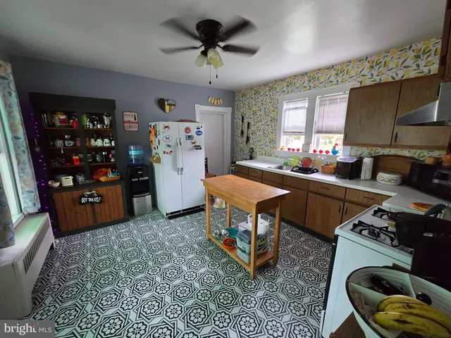 $140,000 | 108 West Chesapeake Avenue, Crisfield, MD 21817