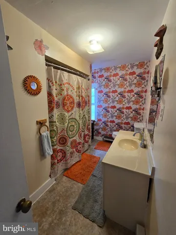 $140,000 | 108 West Chesapeake Avenue, Crisfield, MD 21817