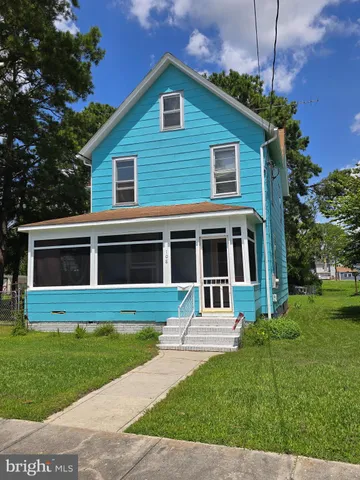 $140,000 | 108 West Chesapeake Avenue, Crisfield, MD 21817