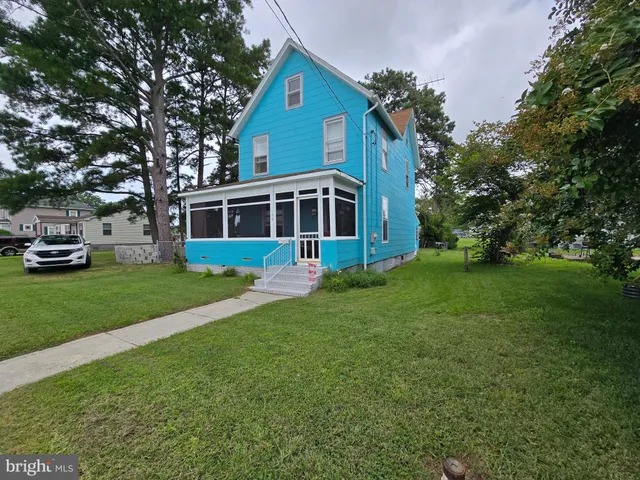 $140,000 | 108 West Chesapeake Avenue, Crisfield, MD 21817