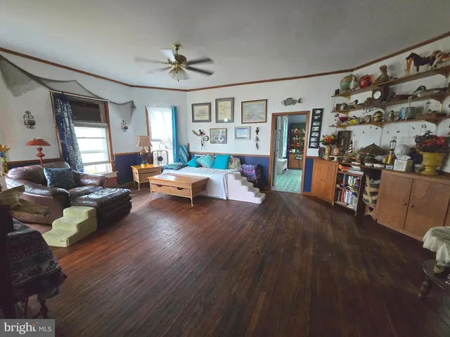 $140,000 | 108 West Chesapeake Avenue, Crisfield, MD 21817