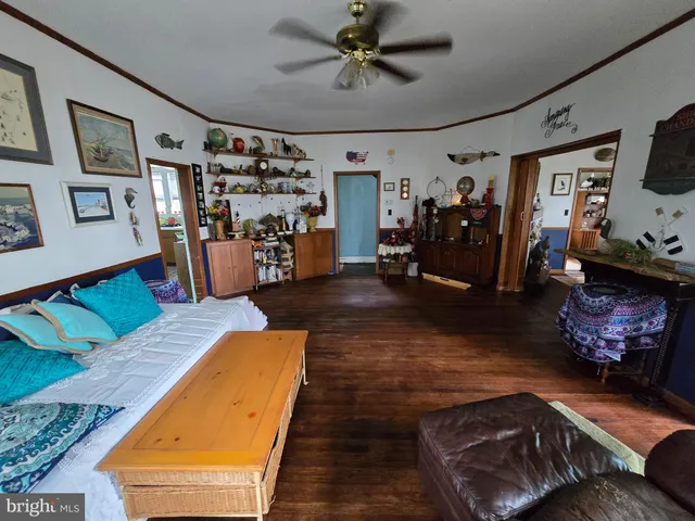 $140,000 | 108 West Chesapeake Avenue, Crisfield, MD 21817