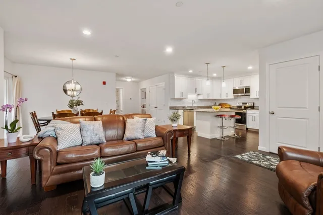 $570,000 | 1 Roseland Street, Unit A1, Foxboro, MA 02035