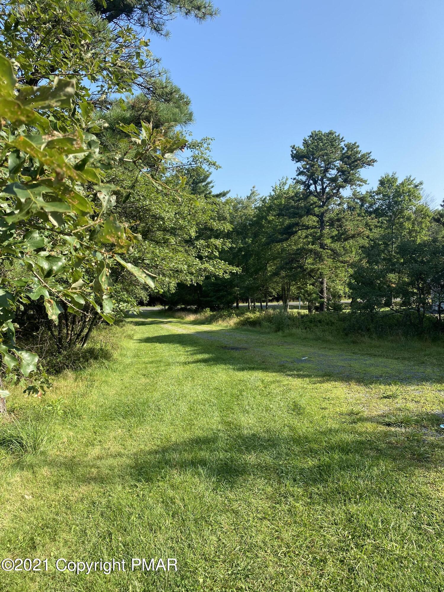 194 Ryan Road Blakeslee, PA 18610 - Photo 8 of 43 a view of a golf course