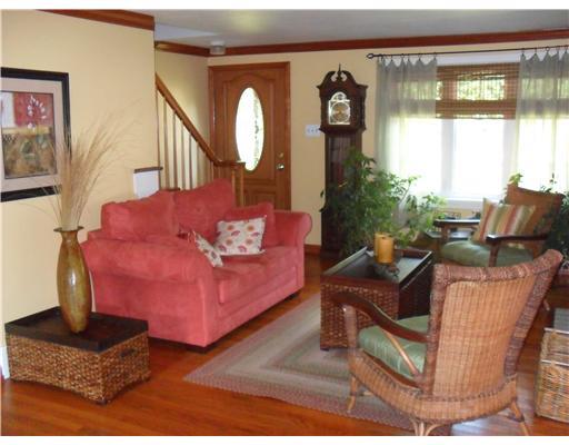 5600 Grubbs Road Gibsonia, PA 15044 - Photo 2 of 18 Living Room.