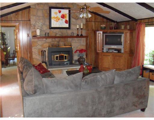 5600 Grubbs Road Gibsonia, PA 15044 - Photo 7 of 18 Den/Family/Great Room.
