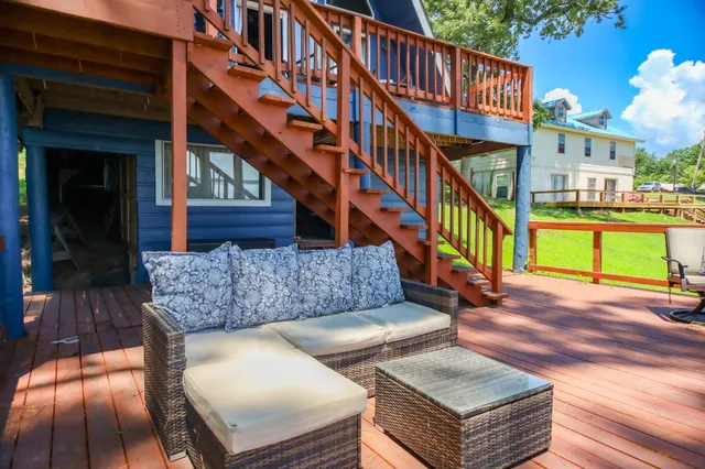 $289,999 | 169 County Road 4945, Etoile, TX 75944