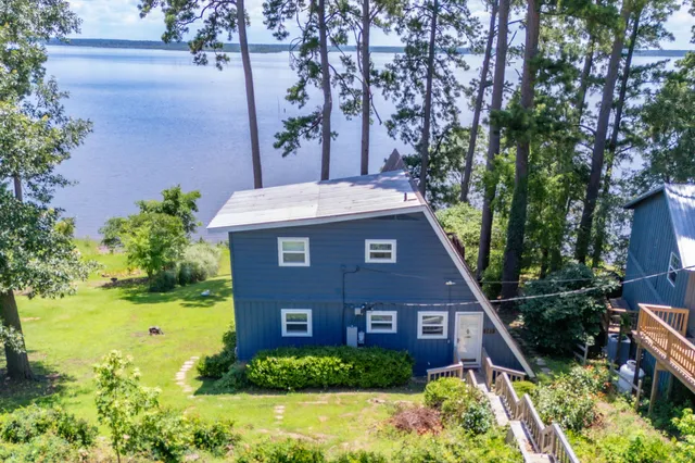 $289,999 | 169 County Road 4945, Etoile, TX 75944