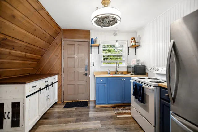 $289,999 | 169 County Road 4945, Etoile, TX 75944