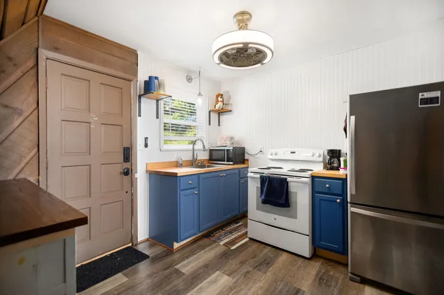 $289,999 | 169 County Road 4945, Etoile, TX 75944