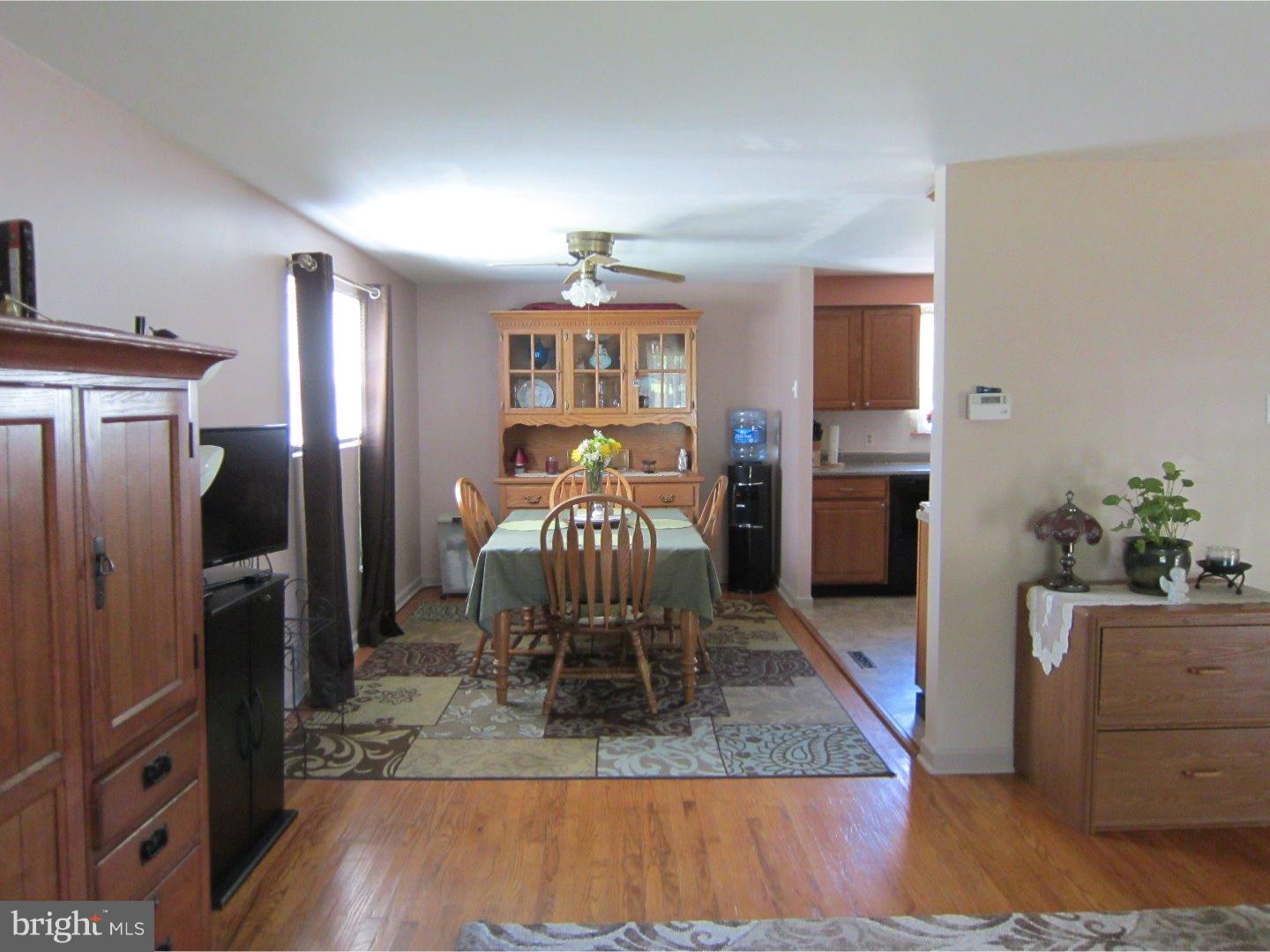 85 Sioux Road New Britain, PA 18901 - Photo 4 of 20 Dining Room