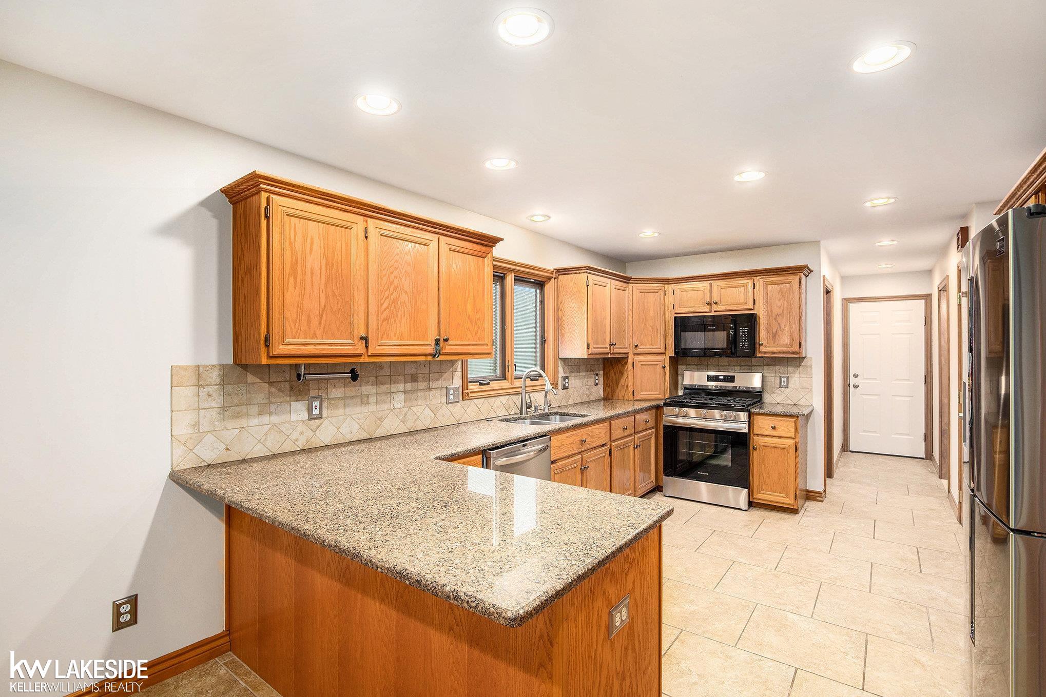 18500 Pratt Road Armada, MI 48005 - Photo 8 of 29 50182011-64c24227-106d-4988-9388-906c7e7750d4.JPG