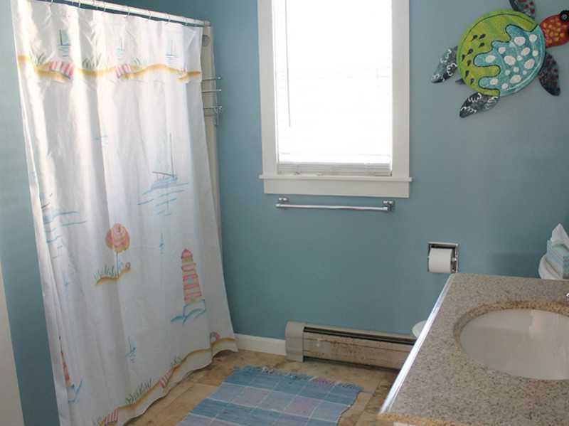 14 Upper Dunbar Road Seal Harbor, ME 04675 - Photo 12 of 17 Bathroom.