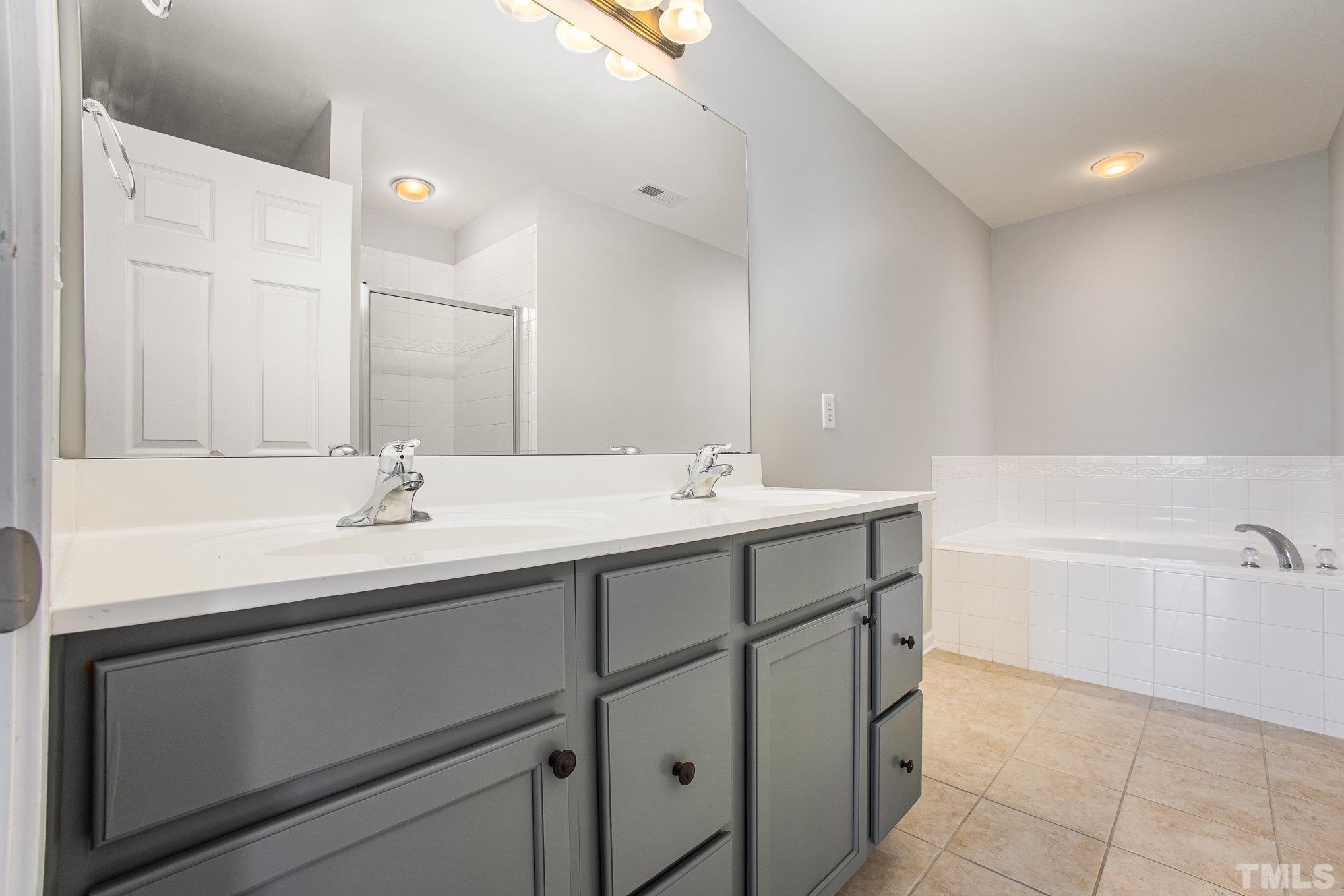 410 Panorama View Loop Cary, NC 27519 - Photo 12 of 17 Photo #12