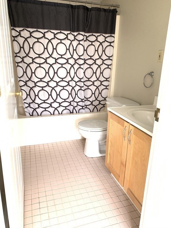 34 Maple Crest Circle, Unit K Holyoke, MA 01040 - Photo 7 of 9