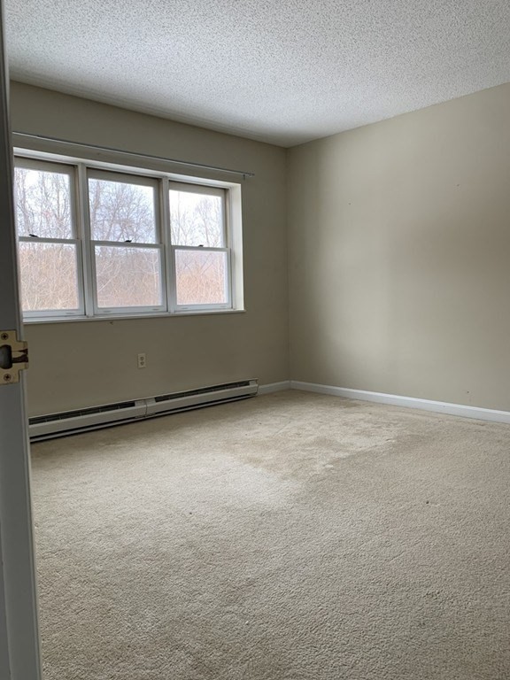 34 Maple Crest Circle, Unit K Holyoke, MA 01040 - Photo 8 of 9