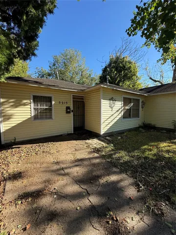 a front view of house with yard