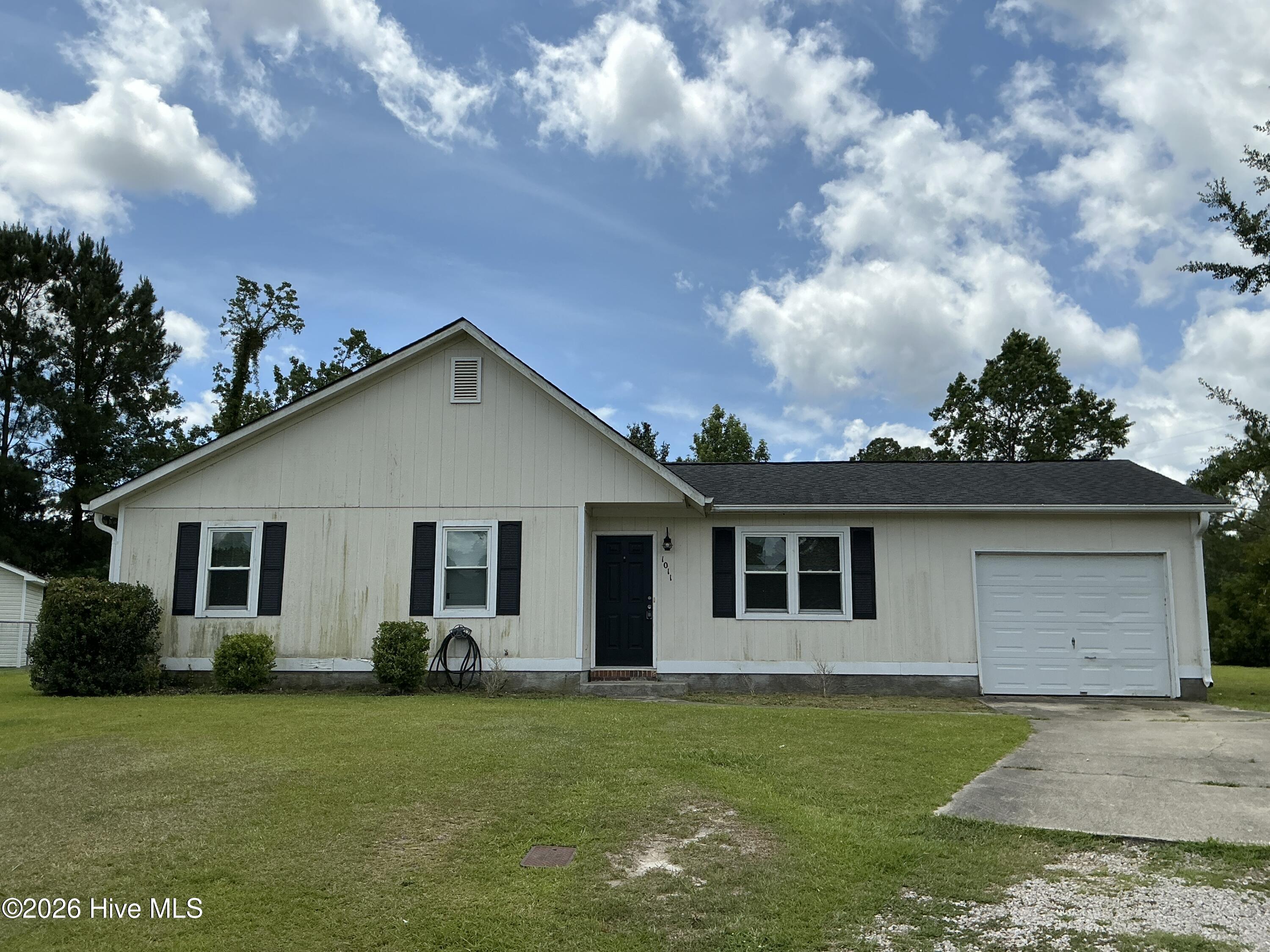 1011 Ridgecrest Lane Jacksonville, NC 28546 - Photo 2 of 21