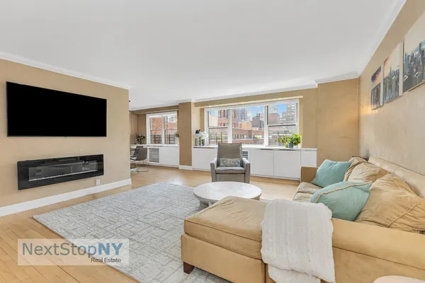 $1,850,000 | 1175 York Avenue, Unit 15LM | Lenox Hill