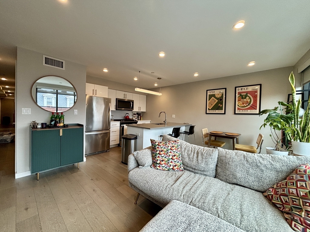 244 Hanover Street, Unit 510 Boston, MA 02113 - Photo 3 of 20