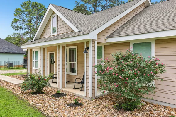 $395,000 | 112 Twin Lakes Lane, Bastrop, TX 78602