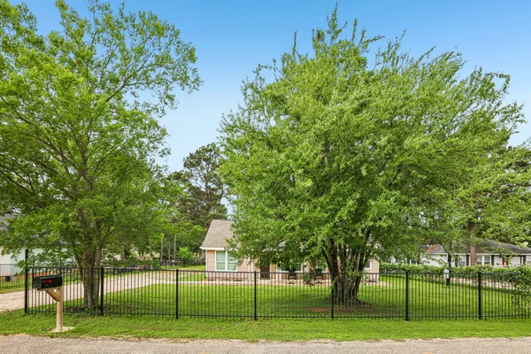 $395,000 | 112 Twin Lakes Lane, Bastrop, TX 78602
