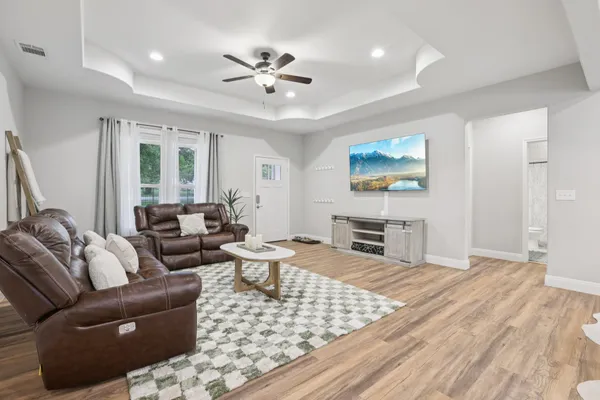 $395,000 | 112 Twin Lakes Lane, Bastrop, TX 78602